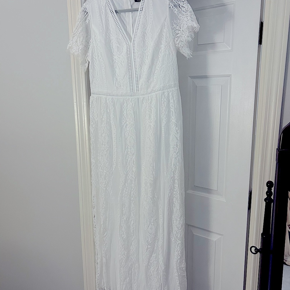 Merokeety white lace dress! NWT